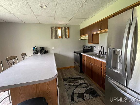 2nd image of 124 Warren Dr