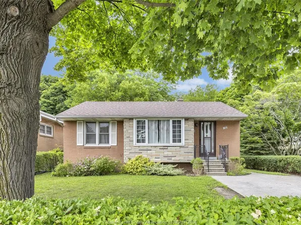 1158 Dot Ave, Windsor, ON N9C 3J1