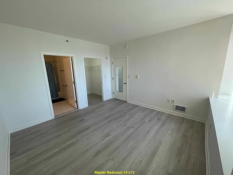 700 4th St #400 — Photo 3