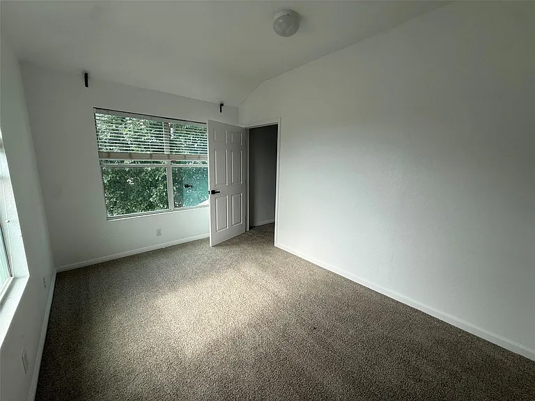 9204 Magna Carta Loop — Photo 21