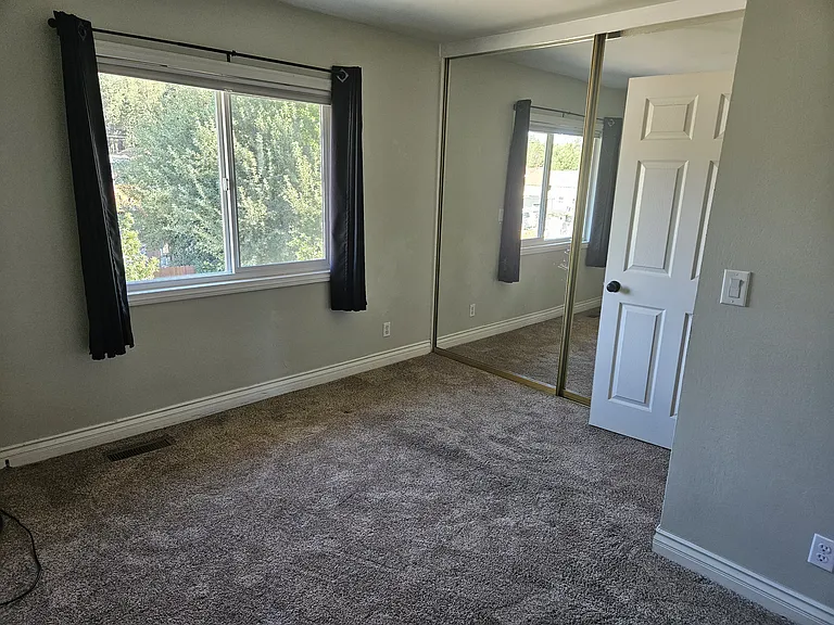738 Kiener Dr #B — Photo 11