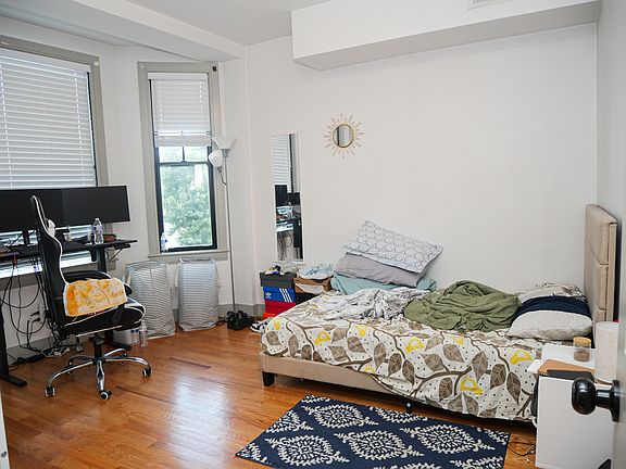 4th image of 15 Maywood St #3