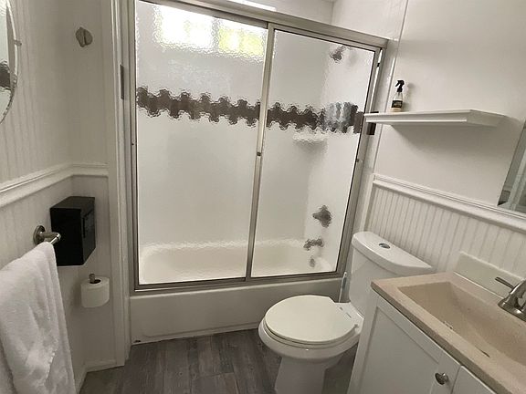 4th image of 93 Keith St #B