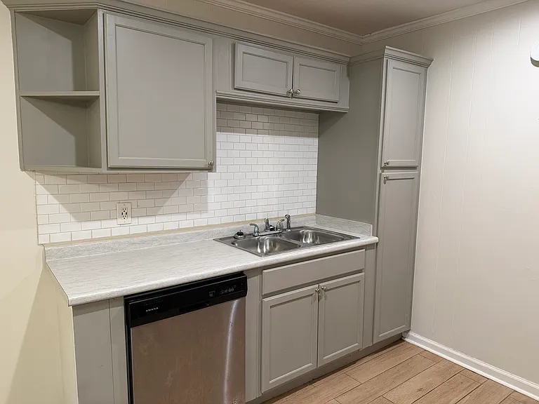 5 Saint Clair St #B — Photo 8