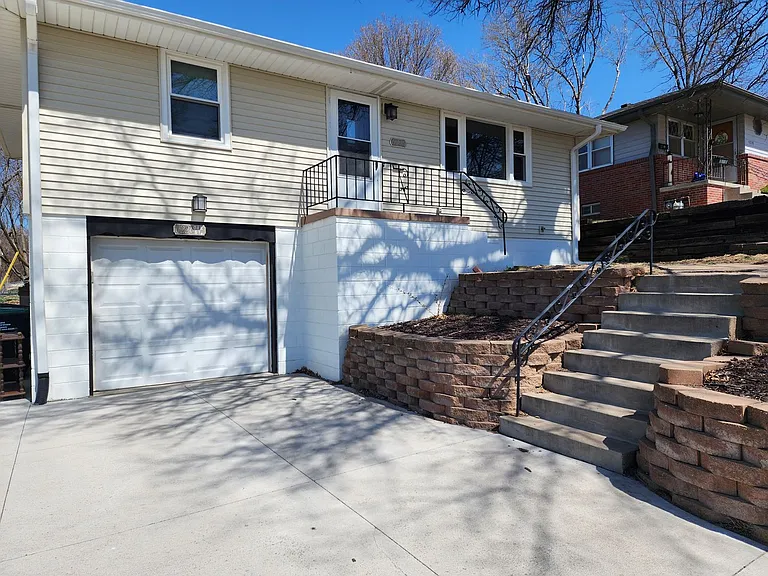 6226 Oak St — Photo 13