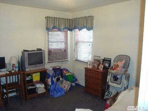 4th image of 264 Claflin Blvd