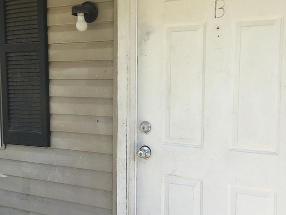 2nd image of 211 N Louisiana St #B