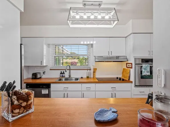 430 NE 43rd St, Boca Raton, FL 33431
