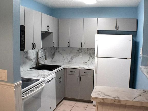 4th image of 3241 Fox Chase Cir N APT 105