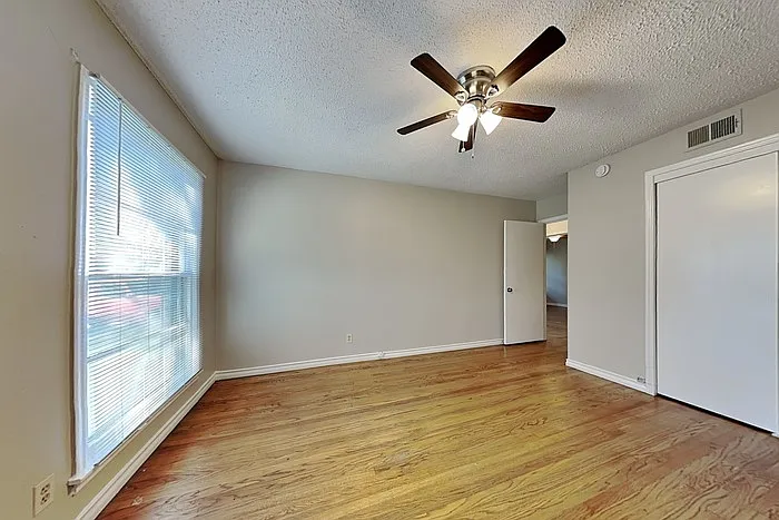 11211 Ulloa Ln — Photo 8