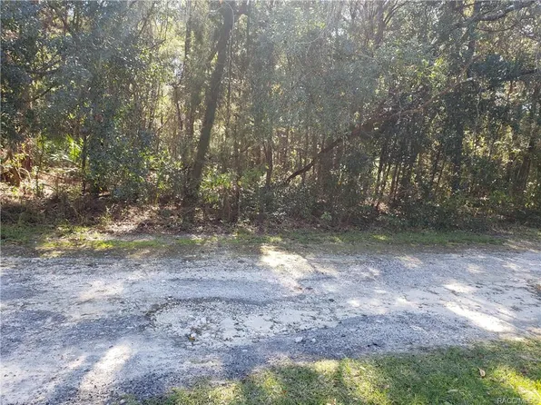 5726 W Meadowpark Ln, Crystal River, FL 34429