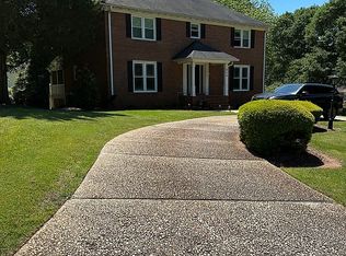 404 Briarwood Dr, Simpsonville, SC 29681