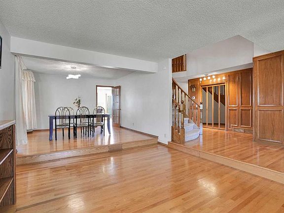 5th image of 88 Edelweiss Dr NW
