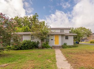 402 Blakeley Dr, San Antonio, TX 78209