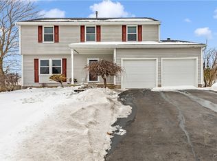 119 Dog Leg Dr, Baldwinsville, NY 13027
