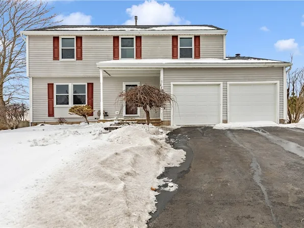 119 Dog Leg Dr, Baldwinsville, NY 13027