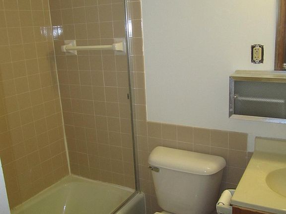 2nd image of 931 Madison Ave Ste 31