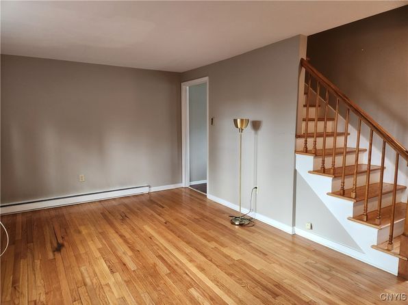 4288 Candlelight Ln, Liverpool, NY 13090