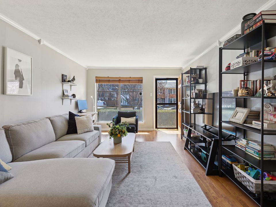 1st image of 4211 Newton Ave APT 101
