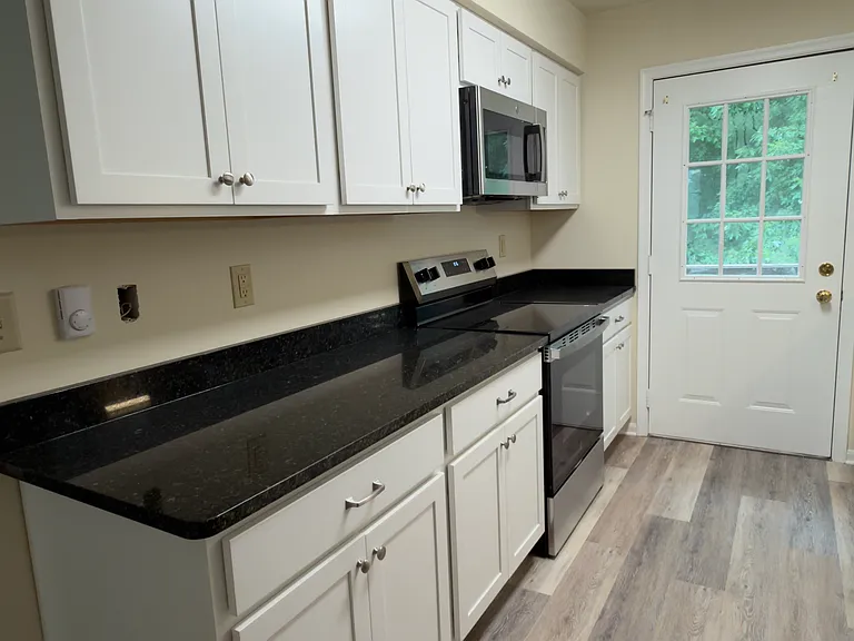 303 Green St #2 — Photo 24