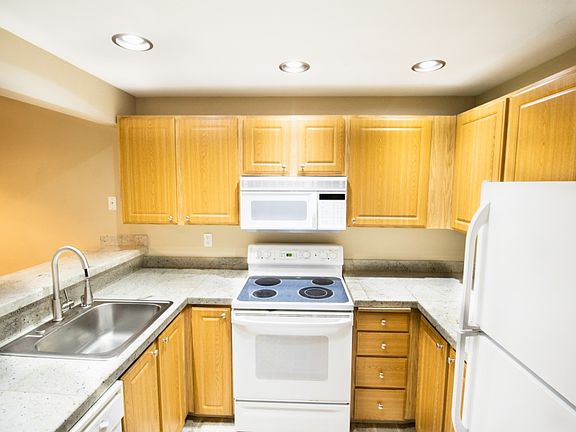 4th image of 12615 100th Ln NE Unit M260