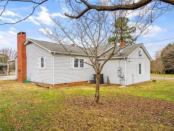 3rd image of 165 Lakeview Church Rd