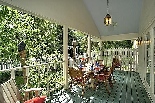 exquisite and private dining porch