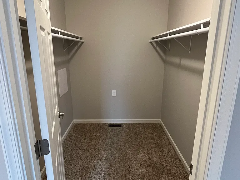 234 N Colonial Dr — Photo 20