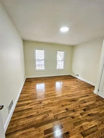 3 bed, 1.5 bath, 2000 sqft, $3,390 — Photo 2