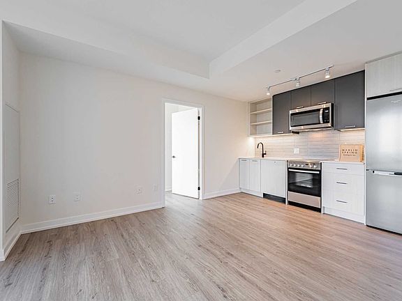 3rd image of 2306 Saint Clair Ave W #803