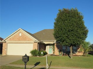 710 Hillcrest Dr, Cleburne, TX 76033