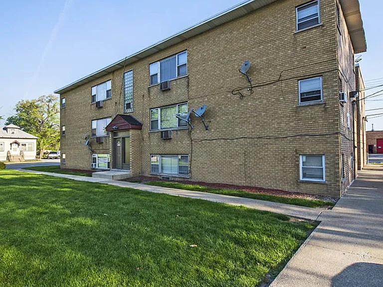 12507 S Ashland Ave — Photo 11
