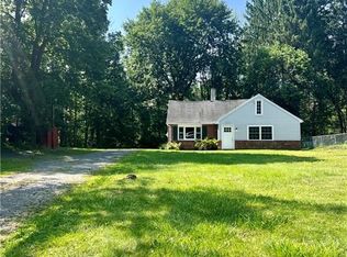 375 Whitney Rd W, Penfield, NY 14526