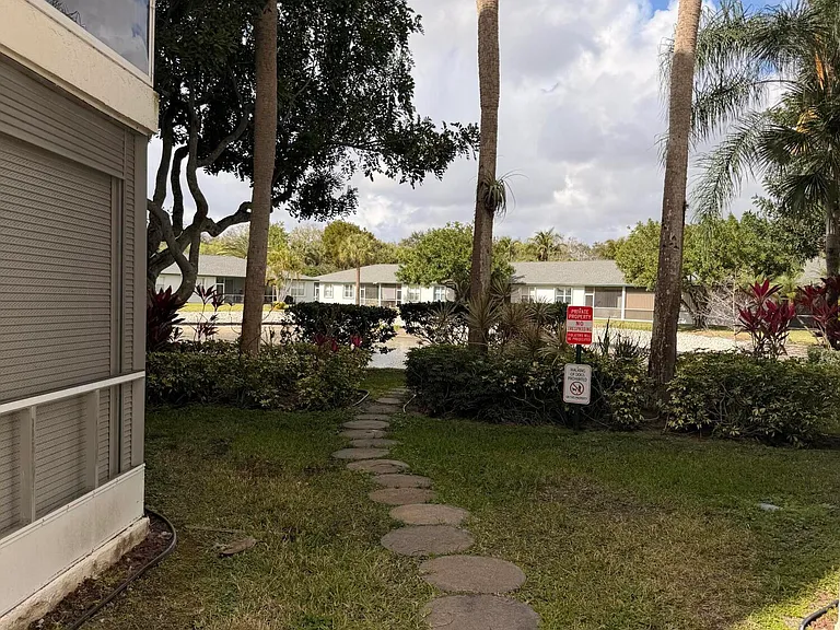 3146 Via Poinciana #301 — Photo 29
