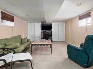 15932 98th St, Jamaica, NY 11414