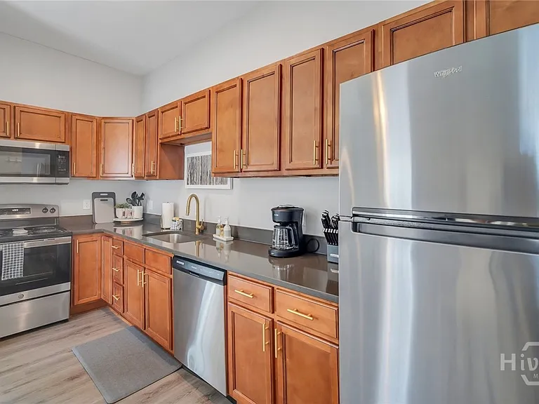 323 W 31st St #2 — Photo 10