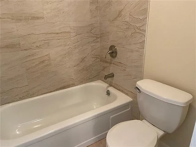 943 N Magnolia St — Photo 7