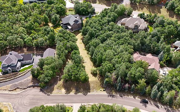 3rd image of 1040 S Pineview Dr