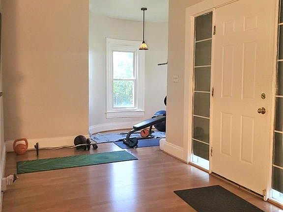 4th image of 1284 Dietzen Ave