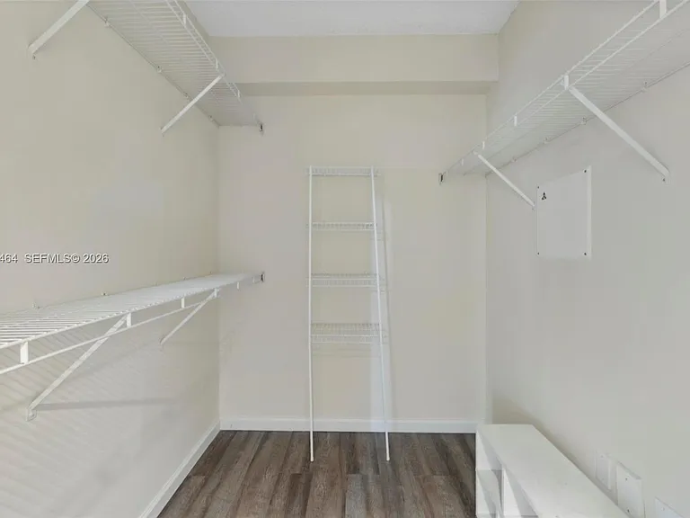 1919 Van Buren St #417A — Photo 16