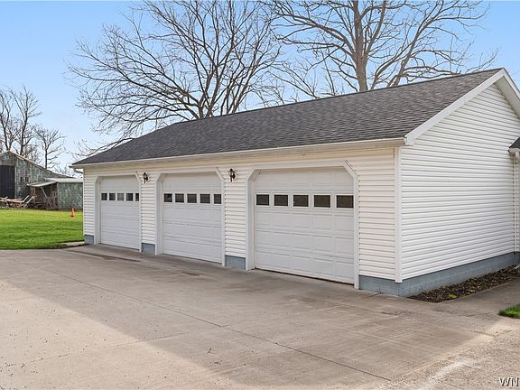 3rd image of 8 Walker Rd