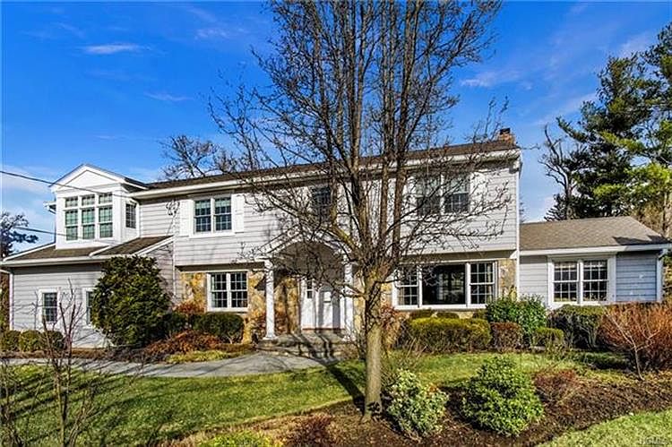 1st image of 7 Milford Dr