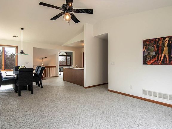 5th image of 6118 Garrett Ln #8