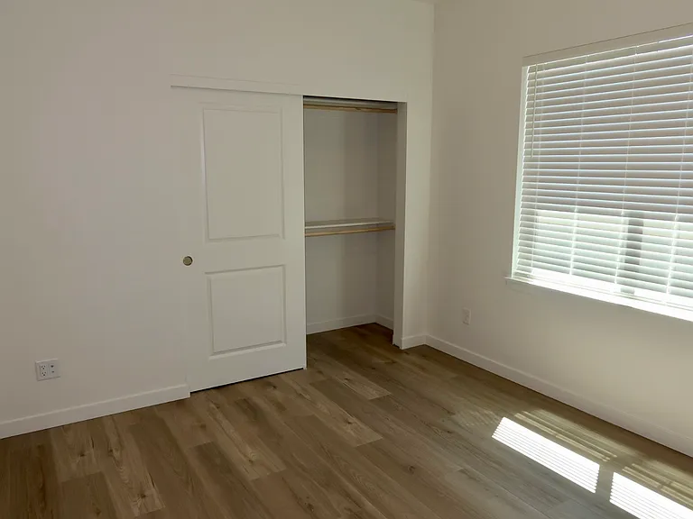 723 Elkins Way SE — Photo 17