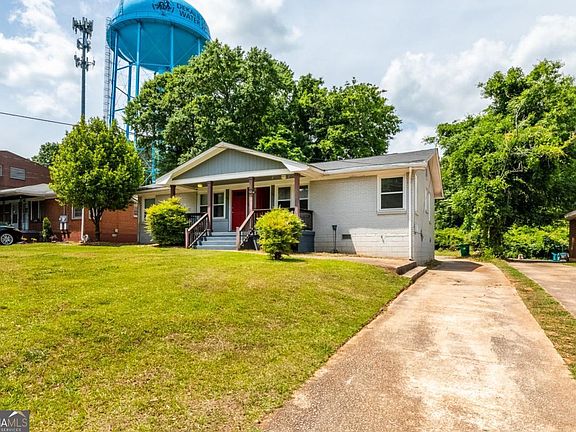 3rd image of 2536 McAfee Rd