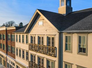 100 Heights Rd #R3-325, Darien, CT 06820