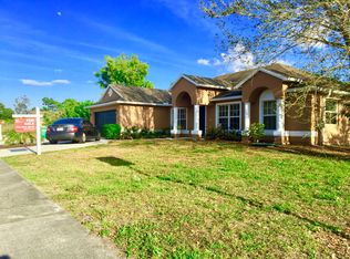 116 NE Saint James Dr, Port Saint Lucie, FL 34983
