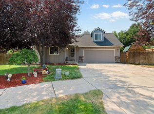 2340 NW Dogwood Ave, Redmond, OR 97756