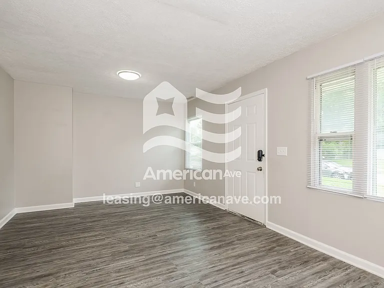 1149412_003_wm_-_living_room_13039369.jpg