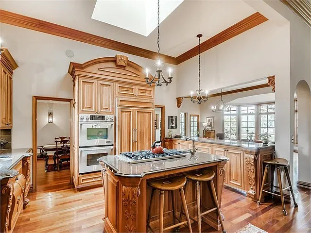 5 bed, 5800 sqft, $1,600 — Photo 3